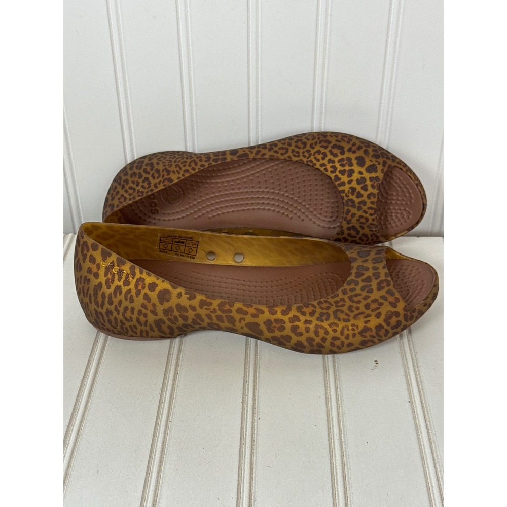 Crocs Carlie Peep Toe Ballet Flat Women Size 7 Tan Brown Leopard Print 11358